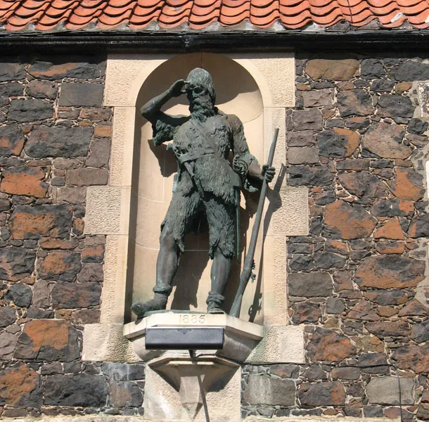 Alexander Selkirk statue
