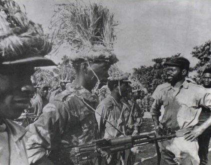 Samora Machel with FRELIMO troops during the Mozambican War of Independence