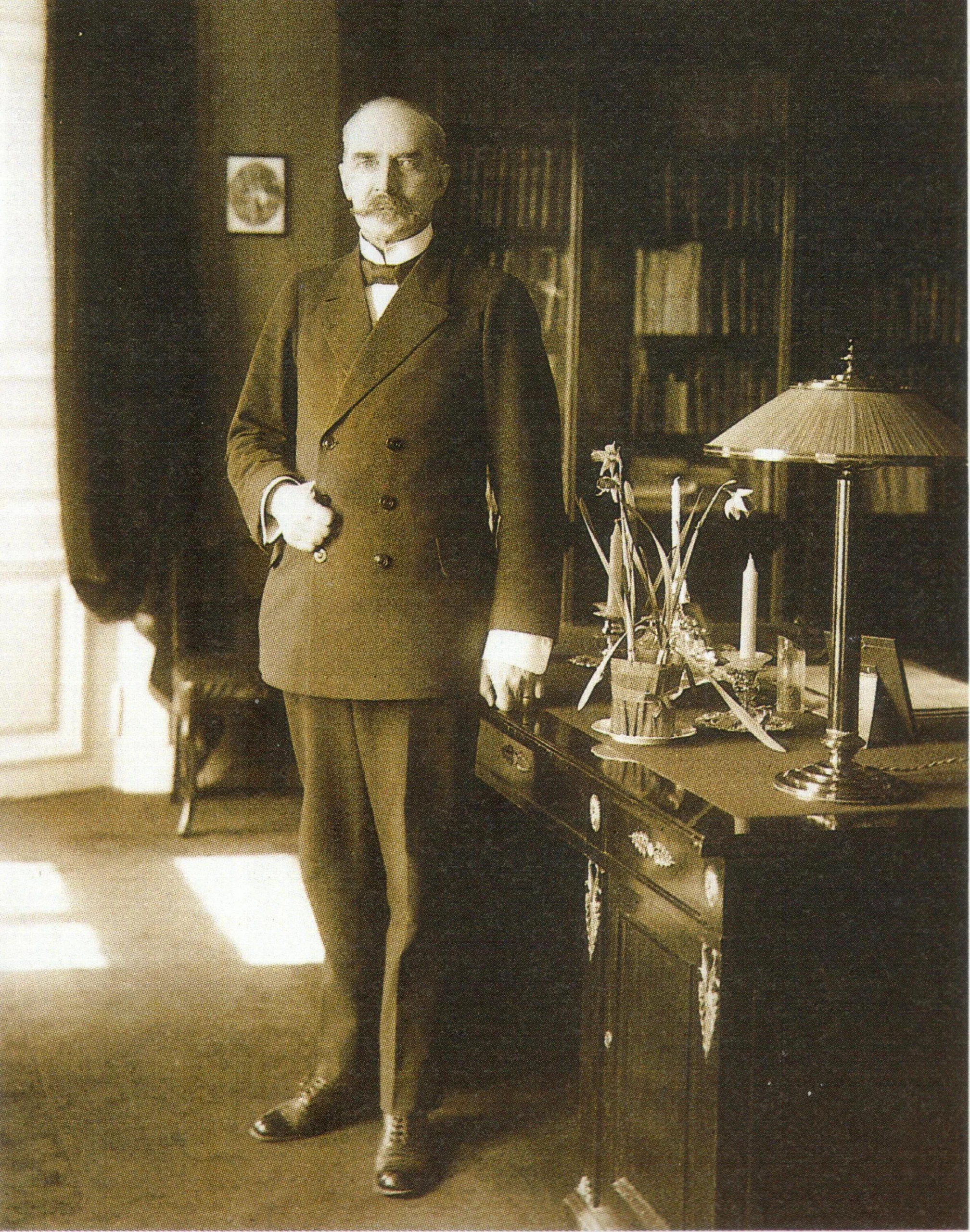 Ståhlberg in his office