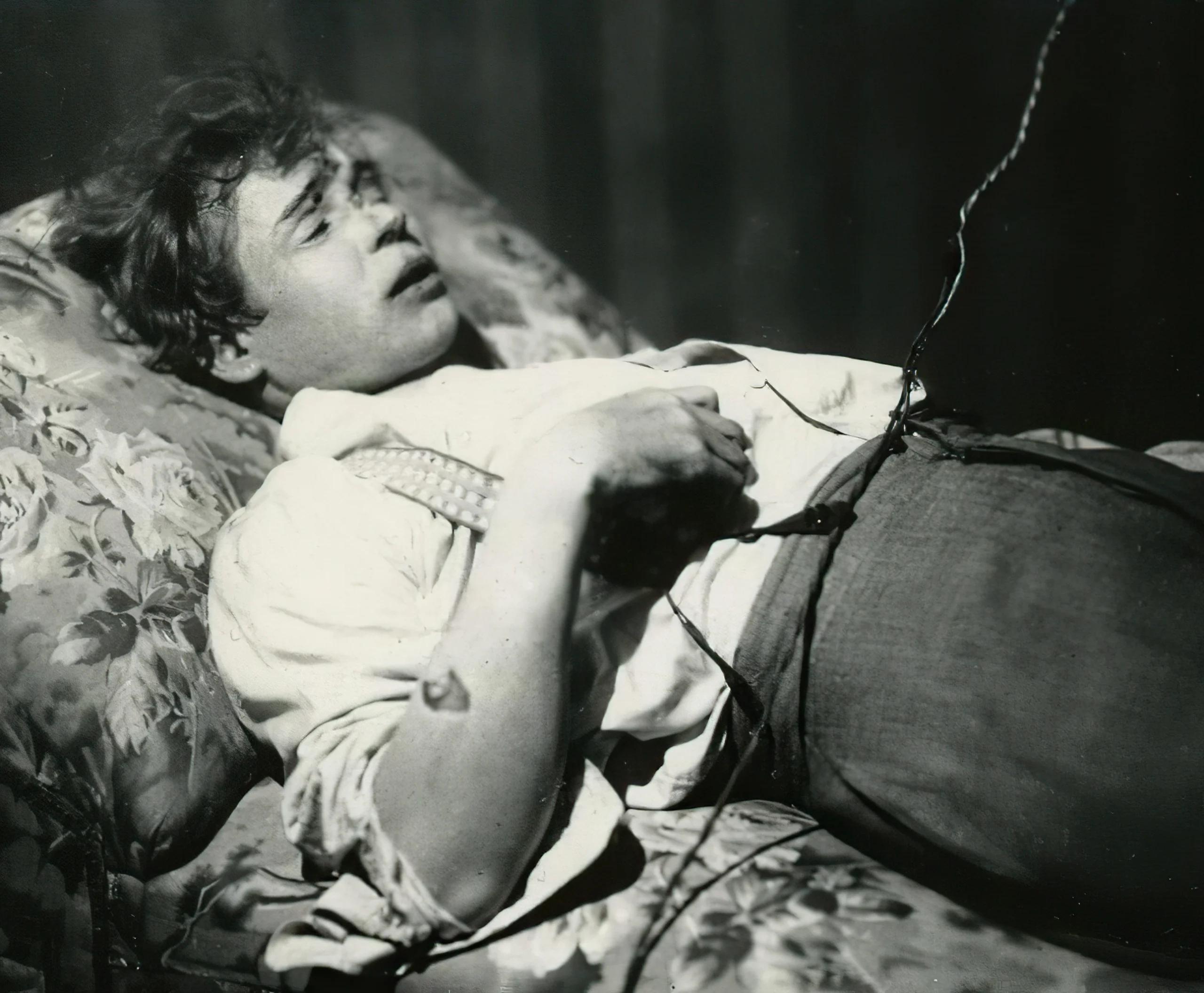 Yesenin-on-deathbed