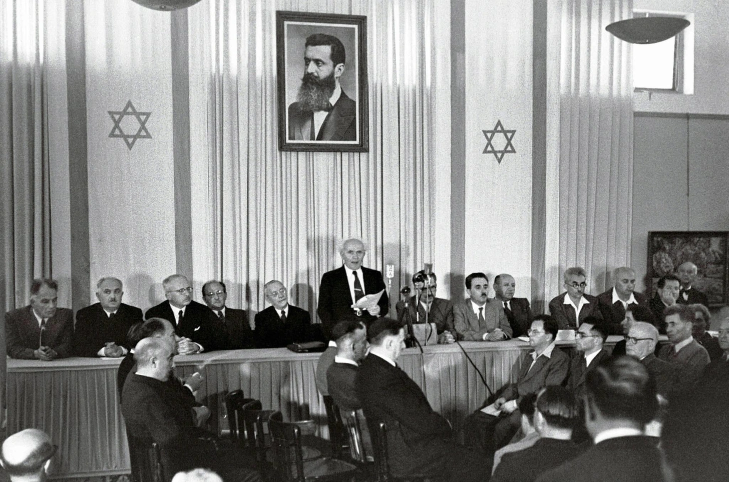 דוד בן גוריון מכריז על עצמאות מדינת ישראל, 14 במאי 1948.
