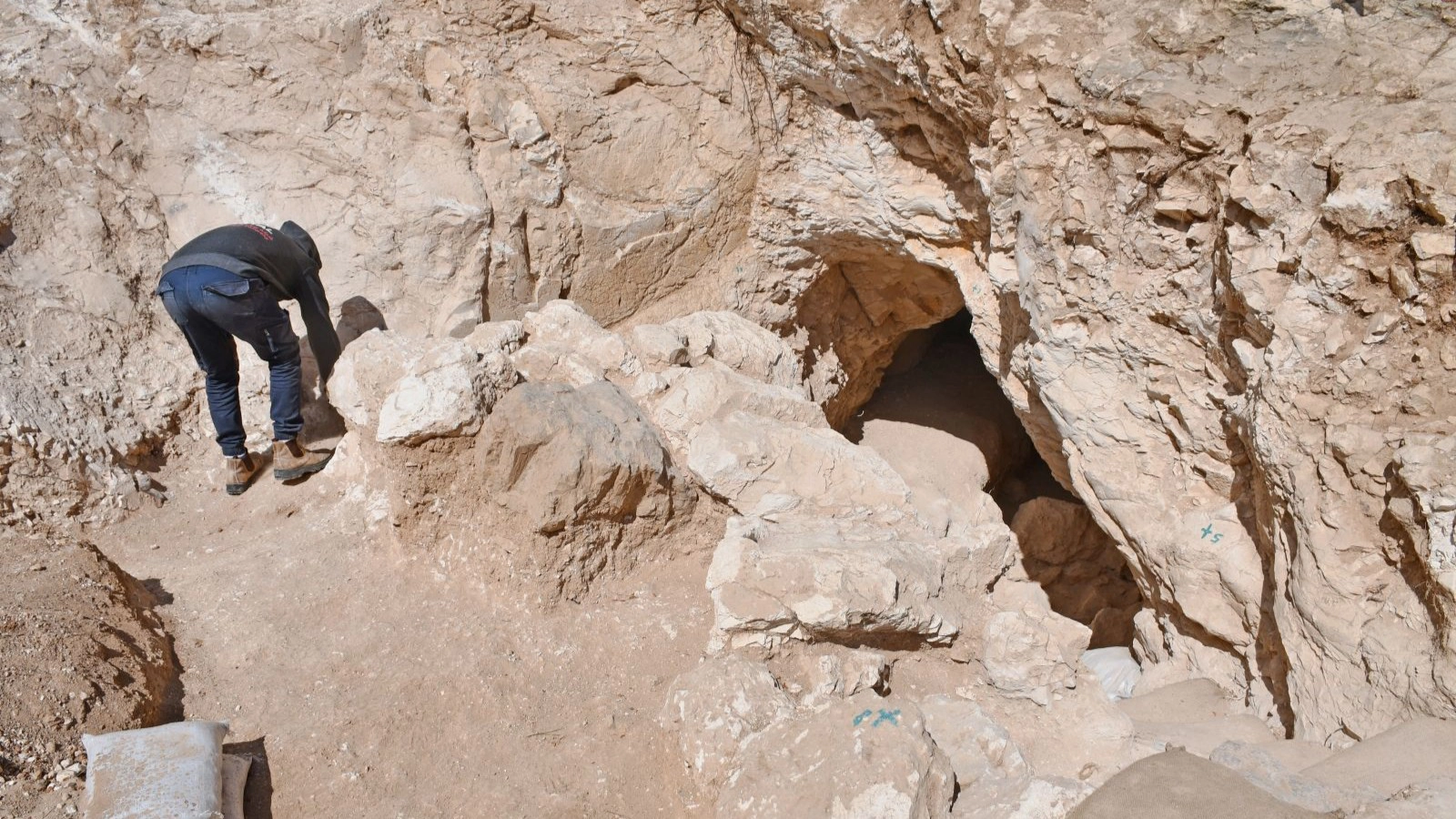 הכניסה למנהרה. צילום: רשות העתיקות.