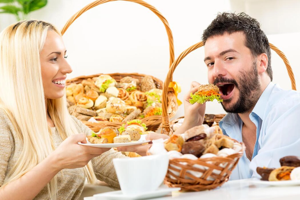 הדרך ללבו של גבר עוברת בקיבתו?
