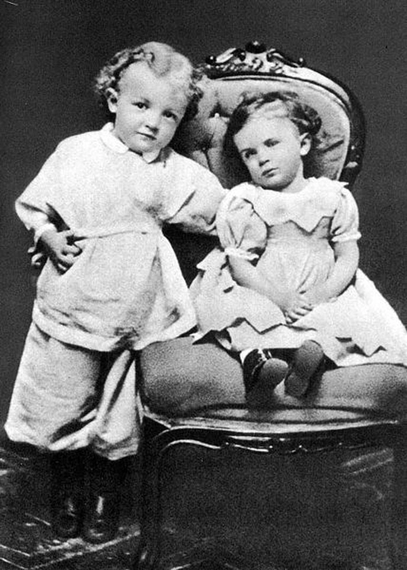 young-lenin-with-his-sister-olga