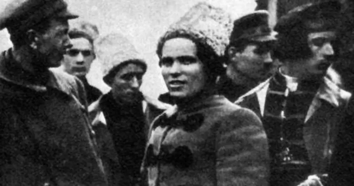 נסטור מאכנו עם אנשיו, 1919.