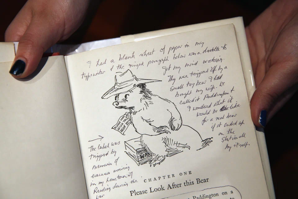 דף פרשנות מתוך "דוב קטן בשם פדינגטון" שאיירה פגי פורטנום.