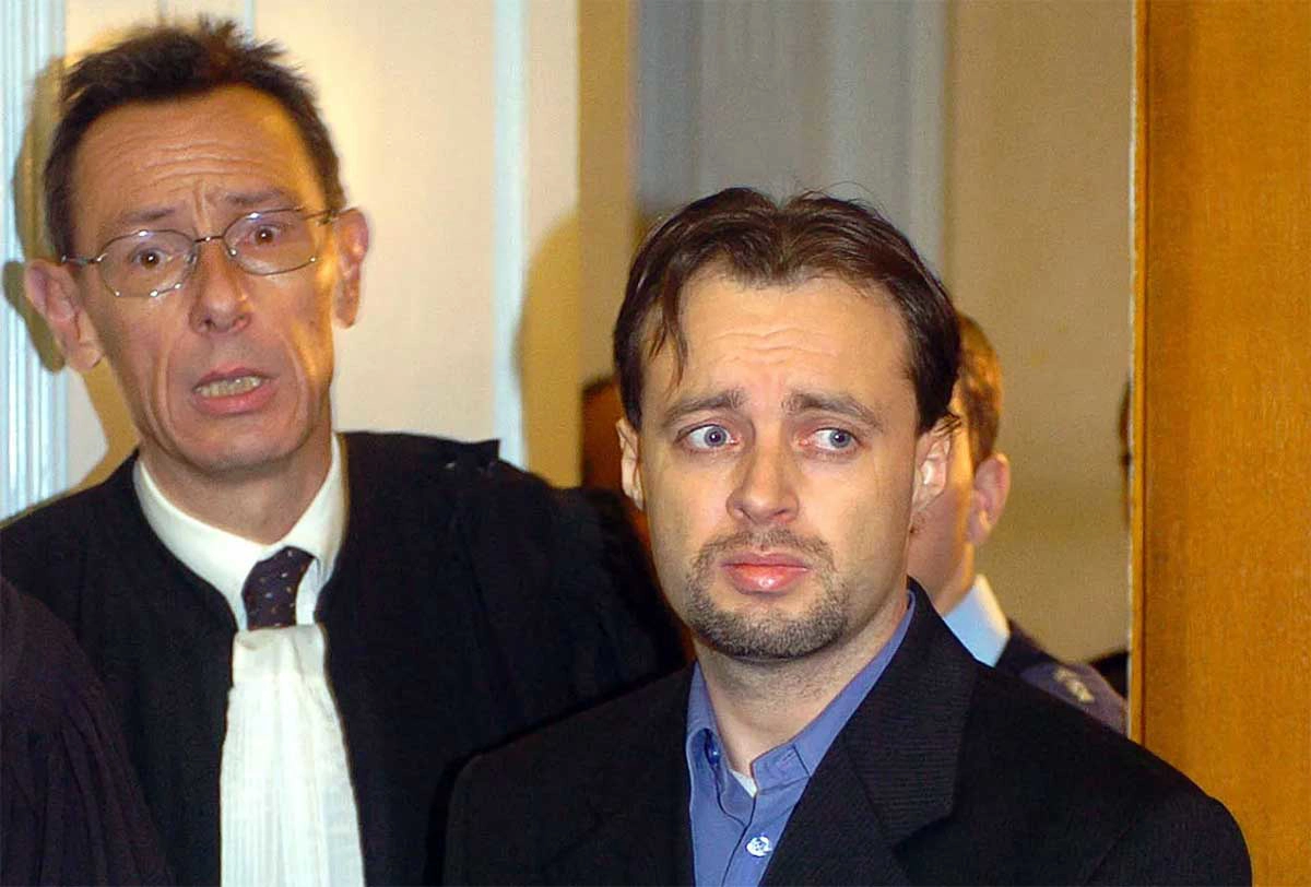 סטפן ברייטווייזר (מימין) בעת משפטו, 2005. צילום: ניו יורק פוסט.