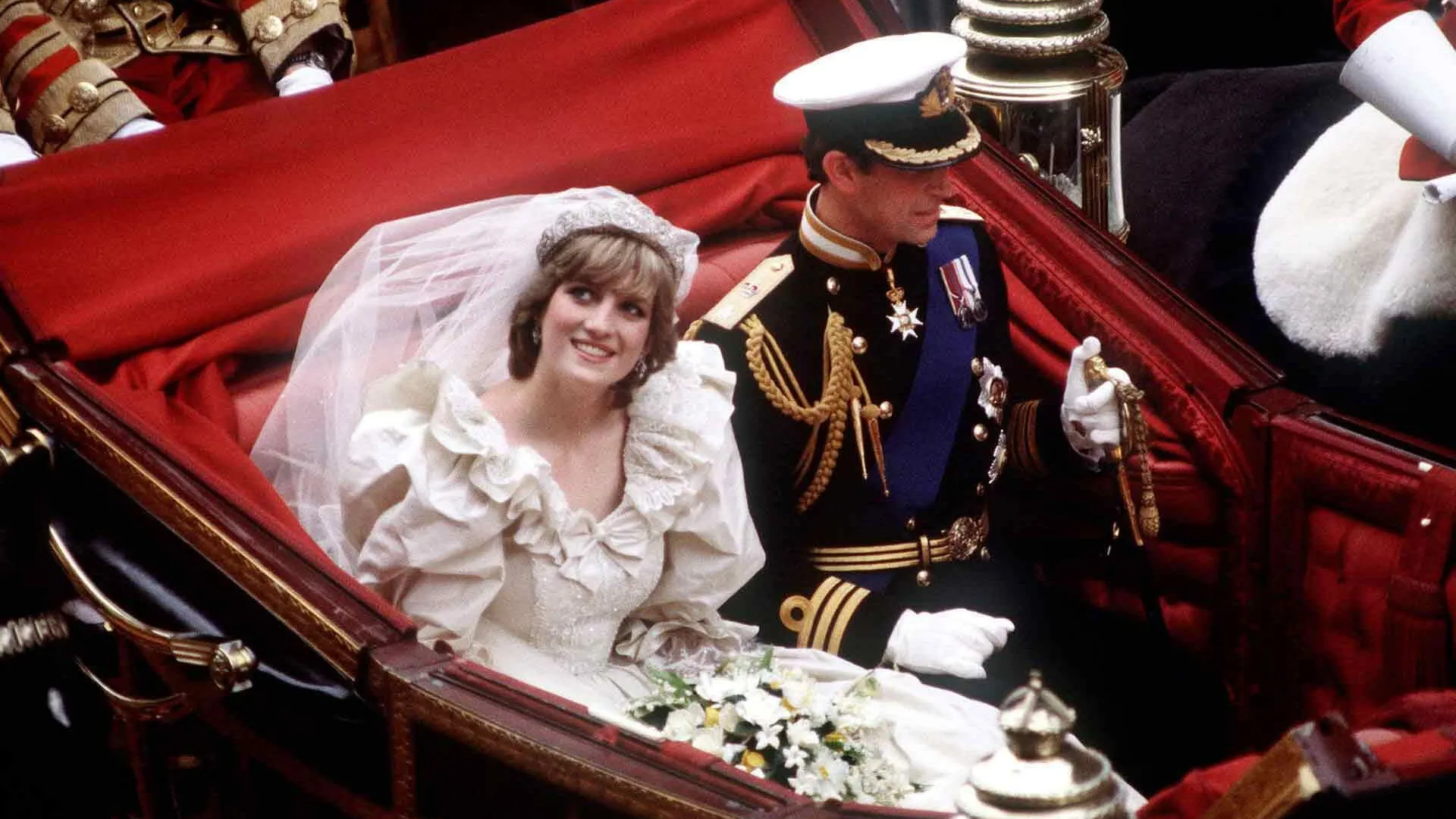 מאחורי השמלה הלבנה: כשהמלכה ויקטוריה שינתה את עולם החתונות