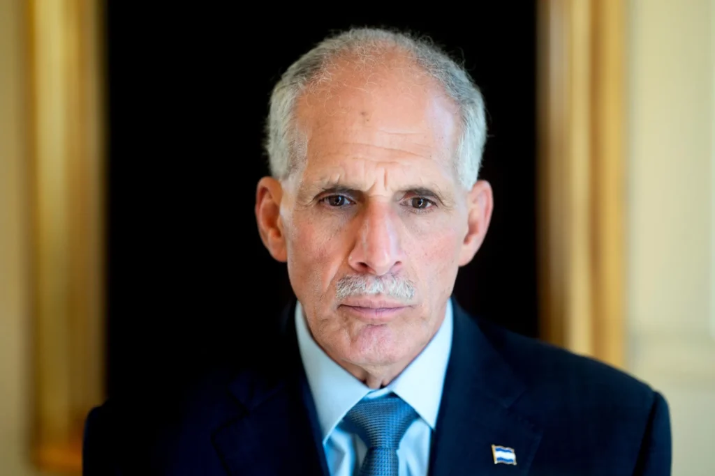 נסרי חואן עספורה: מקבלן בנייה לנשיא הונדורס